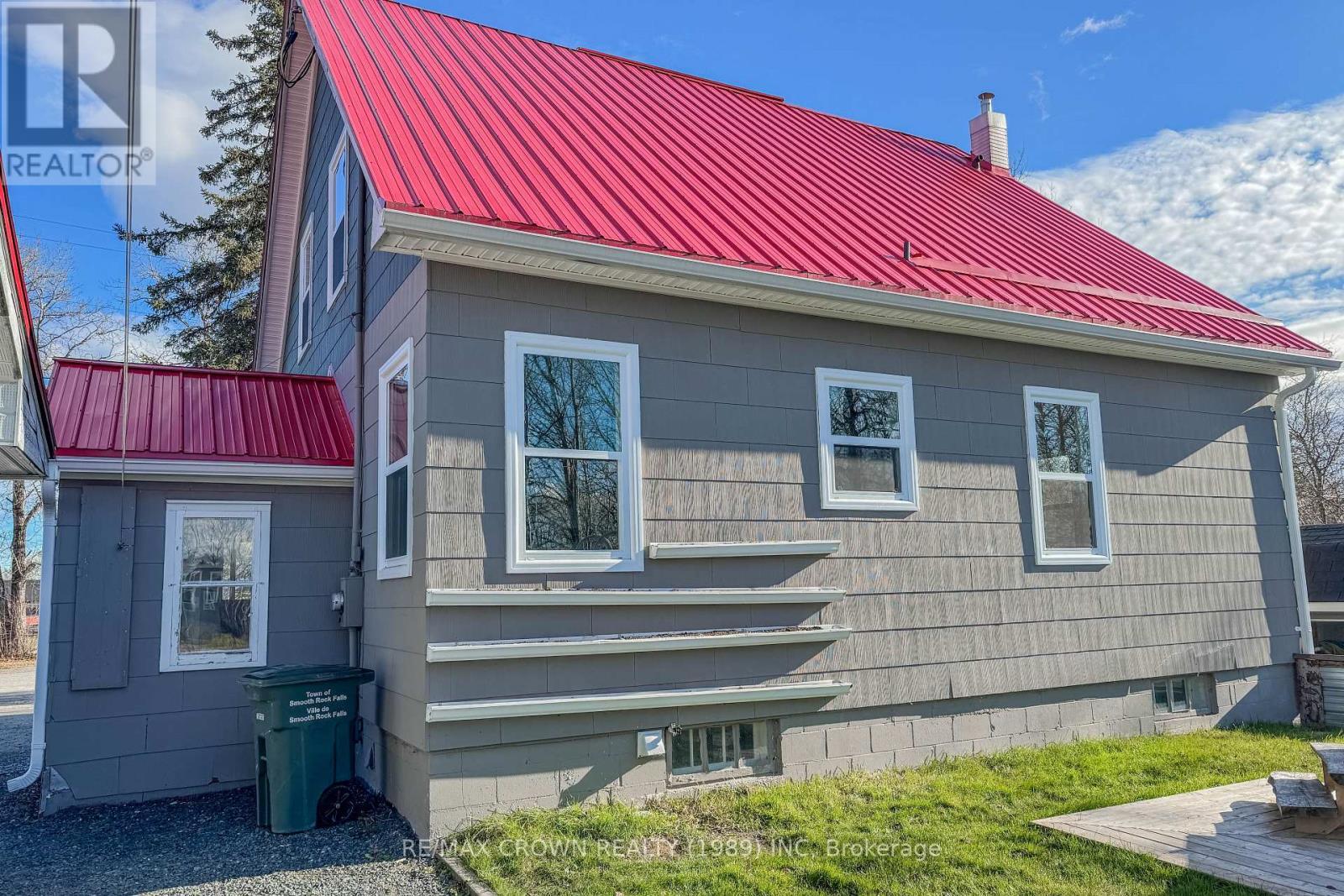 102 First Street, Smooth Rock Falls (Srf), ON - Outdoor