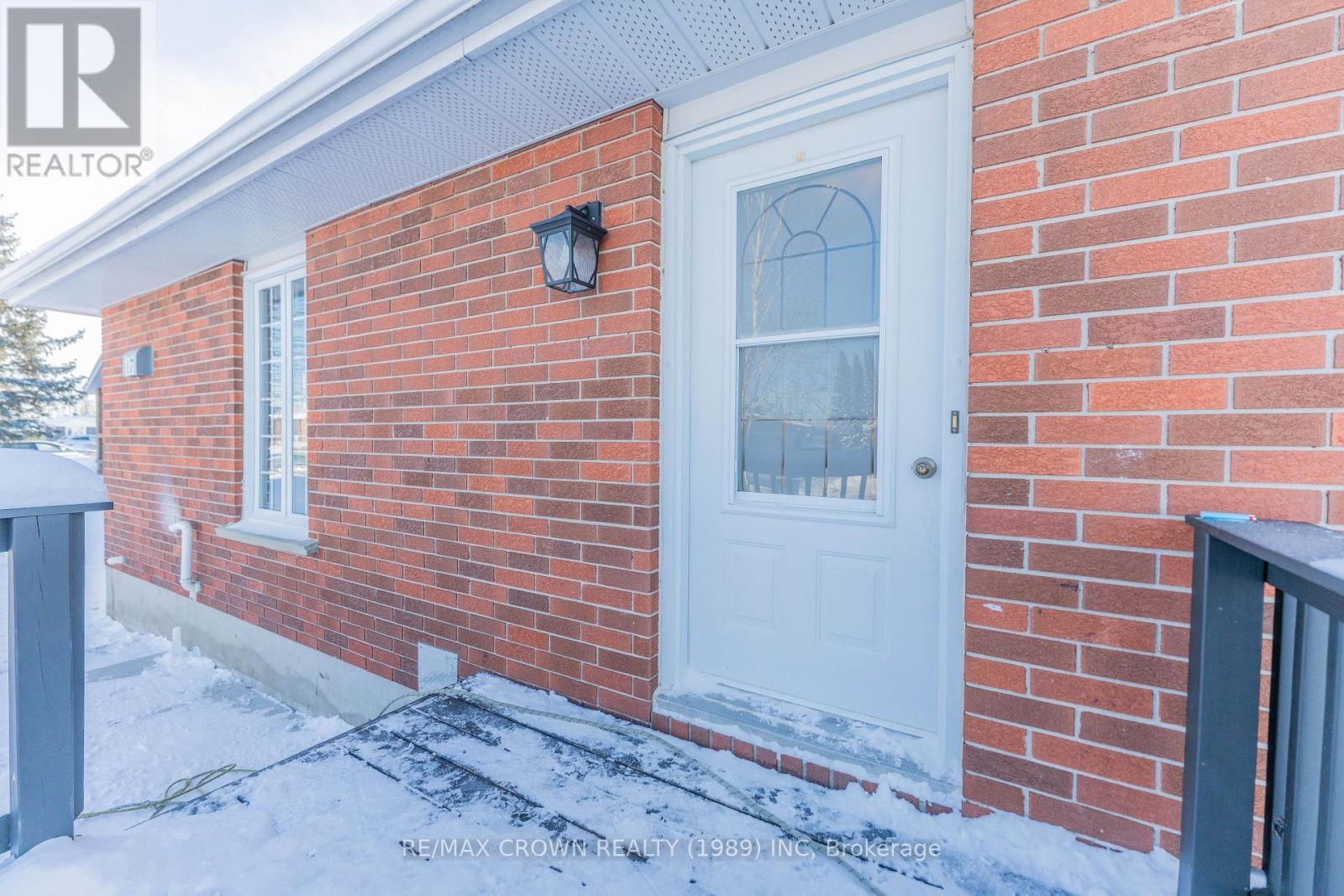 17 Champlain Crescent, Kapuskasing, ON - Outdoor With Exterior