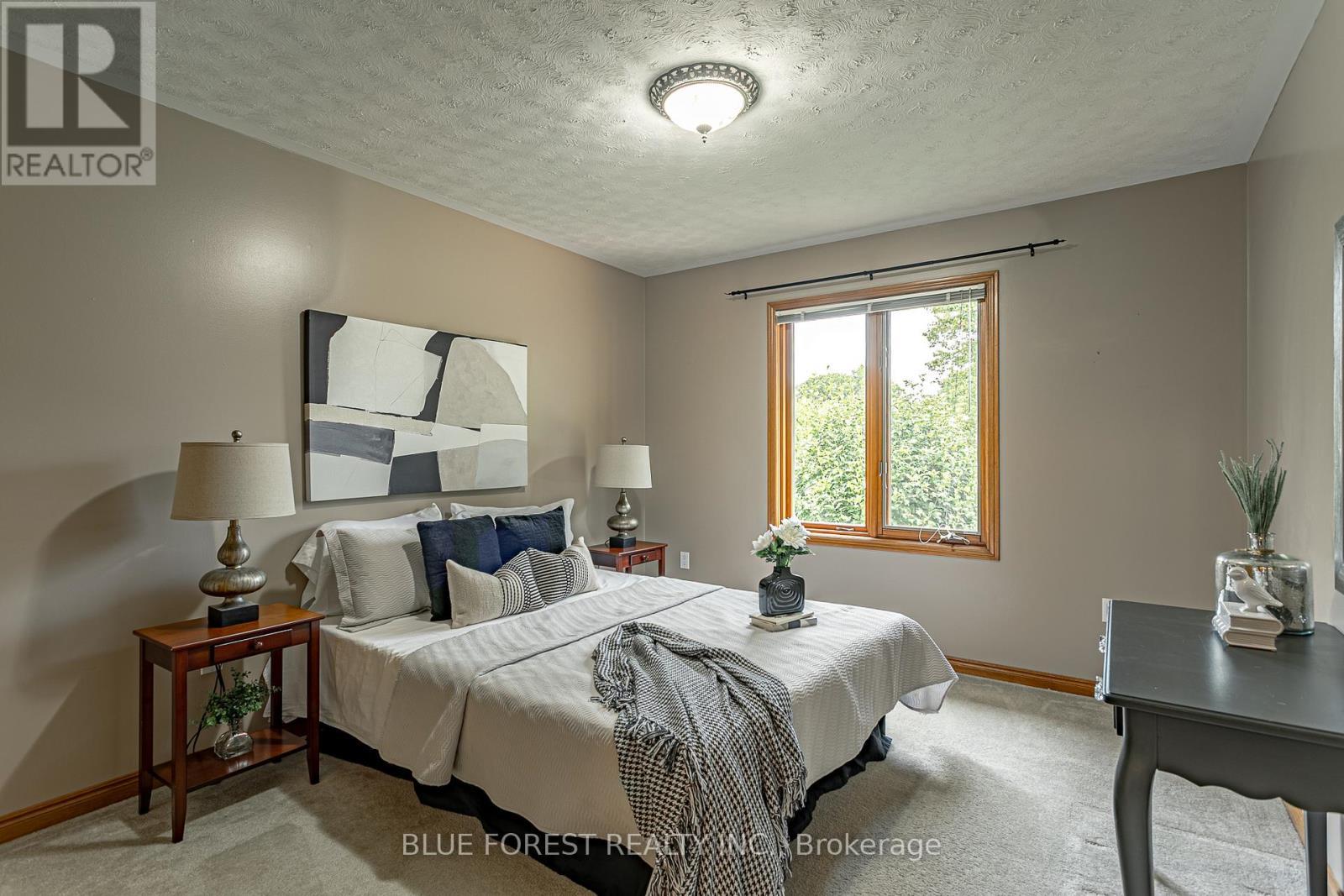 15 Calvert Place, Thames Centre (Dorchester), ON - Indoor Photo Showing Bedroom