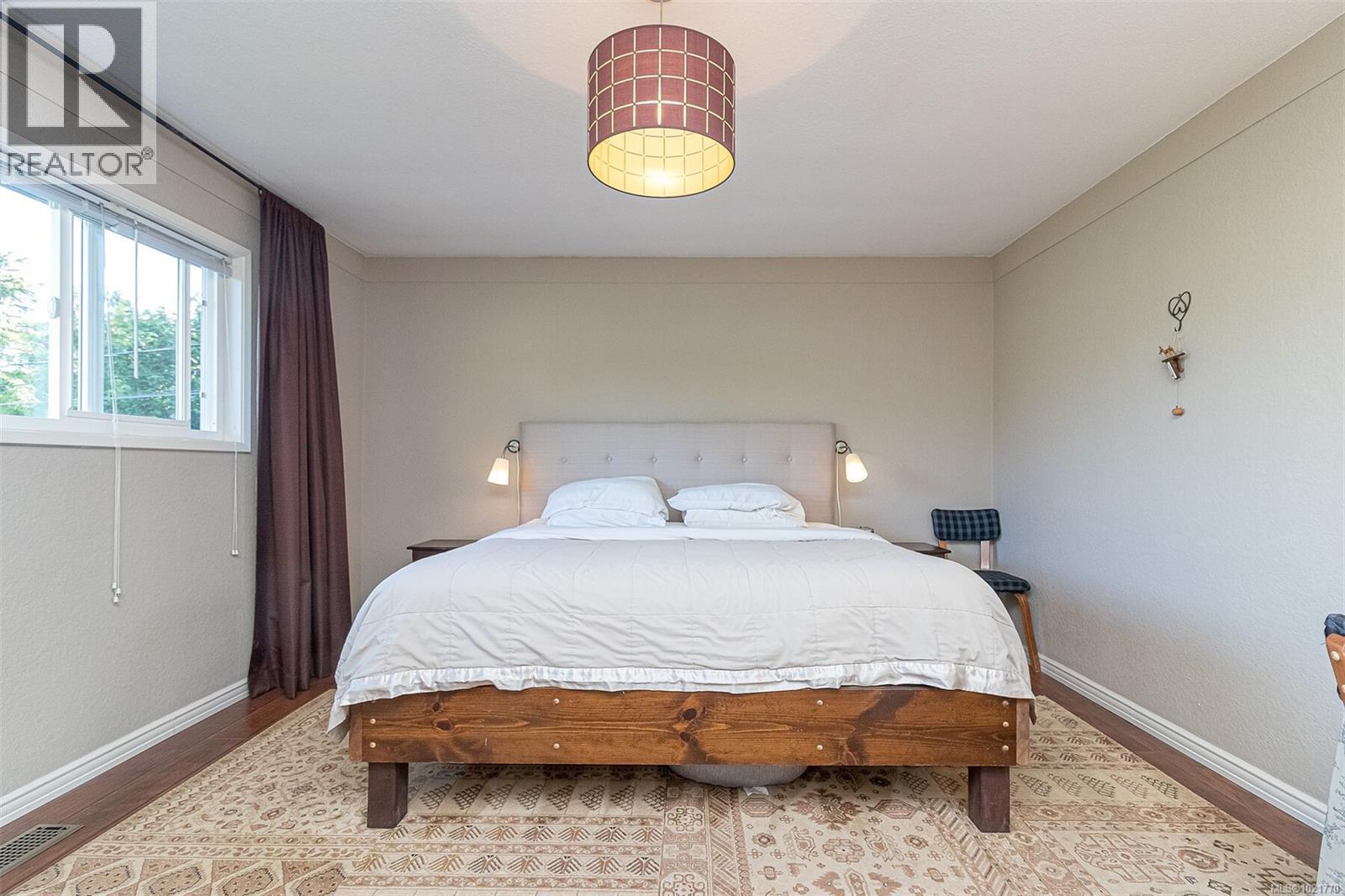1961 Hovey Rd, Central Saanich, BC - Indoor Photo Showing Bedroom