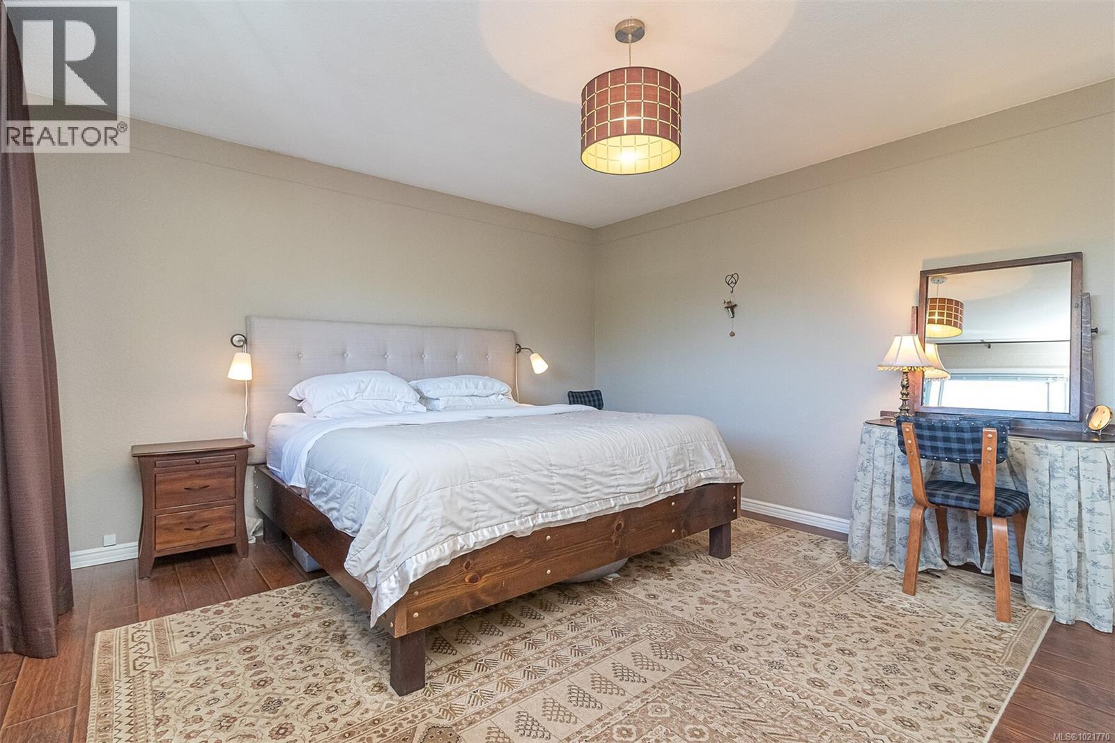 1961 Hovey Rd, Central Saanich, BC - Indoor Photo Showing Bedroom
