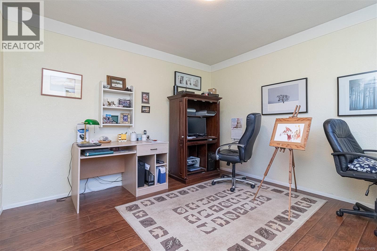 1961 Hovey Rd, Central Saanich, BC - Indoor Photo Showing Office