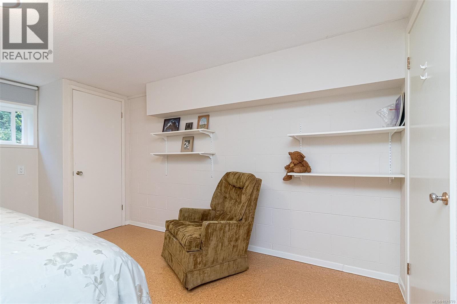 1961 Hovey Rd, Central Saanich, BC - Indoor Photo Showing Bedroom