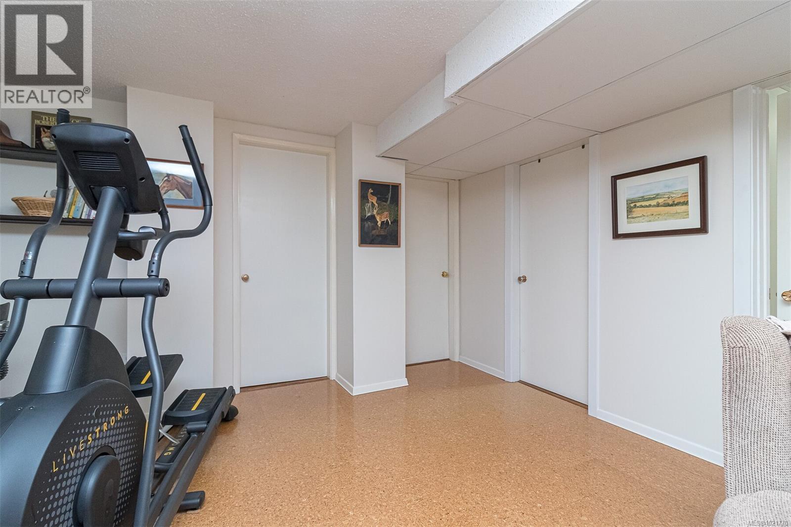 1961 Hovey Rd, Central Saanich, BC - Indoor Photo Showing Gym Room