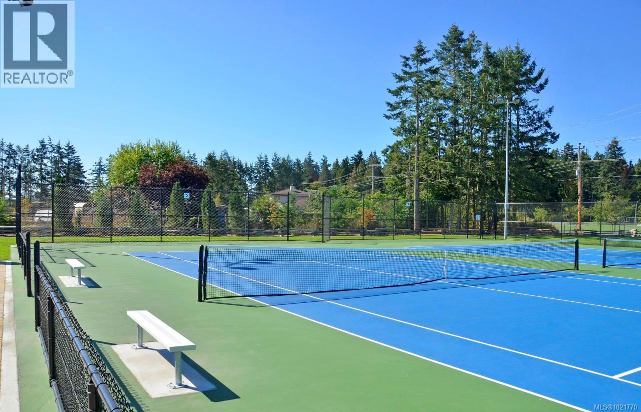 1961 Hovey Rd, Central Saanich, BC - Outdoor With Backyard