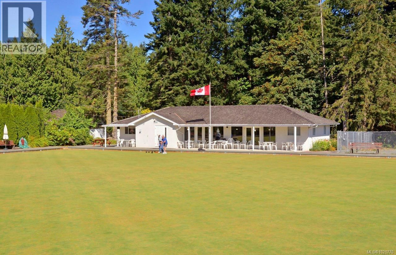 1961 Hovey Rd, Central Saanich, BC - Outdoor With Deck Patio Veranda