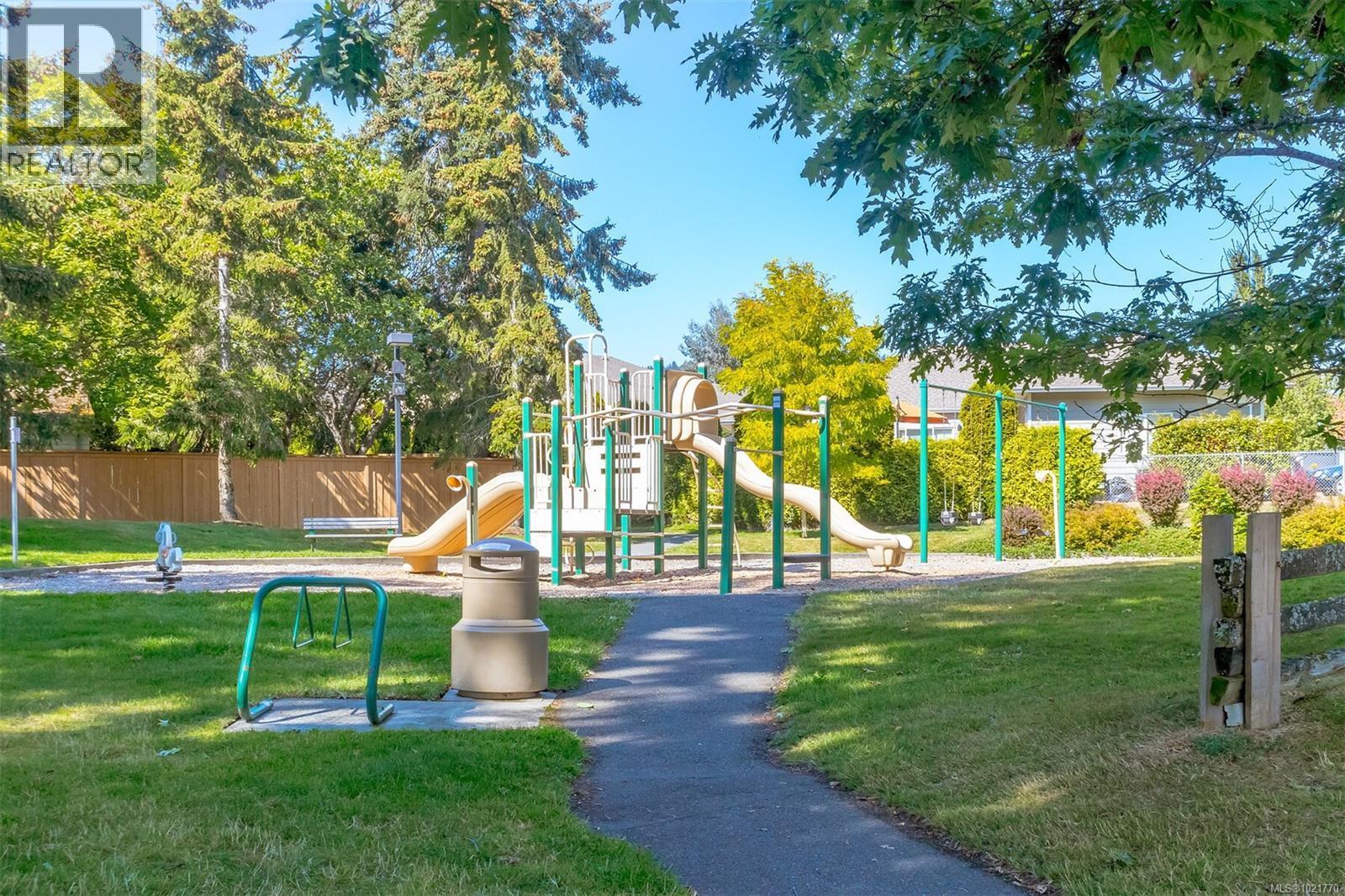 1961 Hovey Rd, Central Saanich, BC - Outdoor