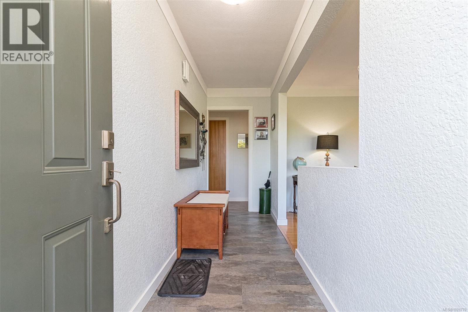 1961 Hovey Rd, Central Saanich, BC - Indoor Photo Showing Other Room