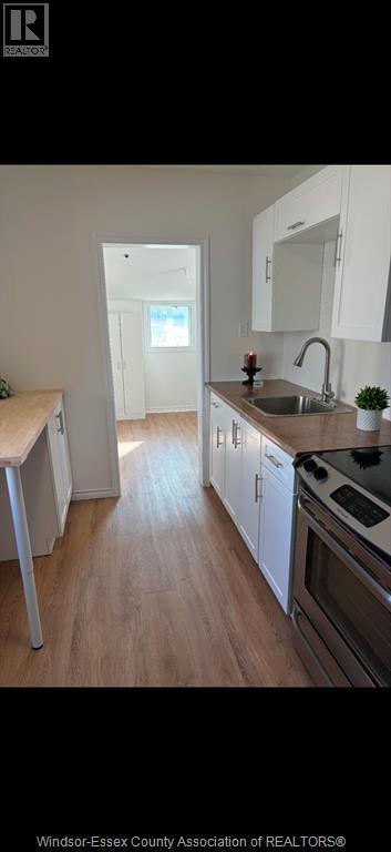 3693 Queen Street, Windsor, ON - Indoor Photo Showing Kitchen