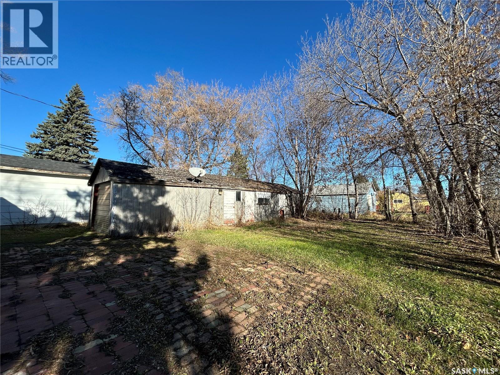 723 4Th Avenue, Whitewood, SK - Outdoor