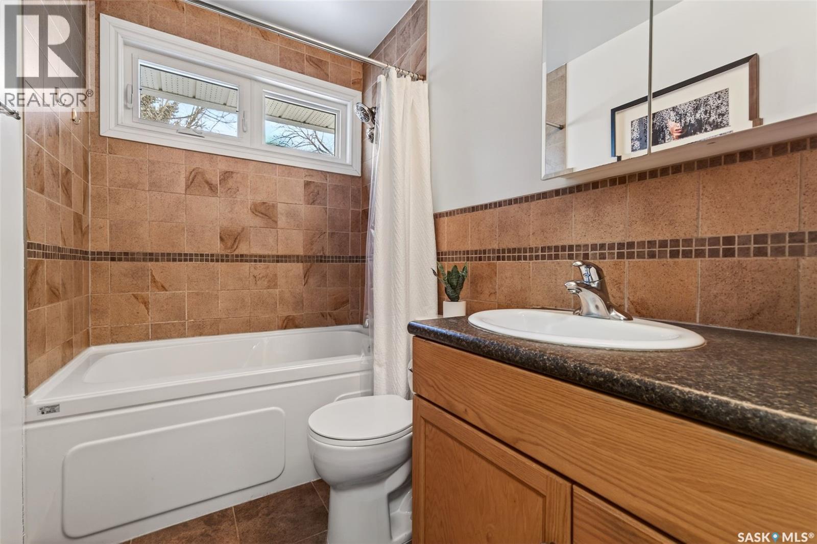 11 Coleman Crescent, Regina, SK - Indoor Photo Showing Bathroom