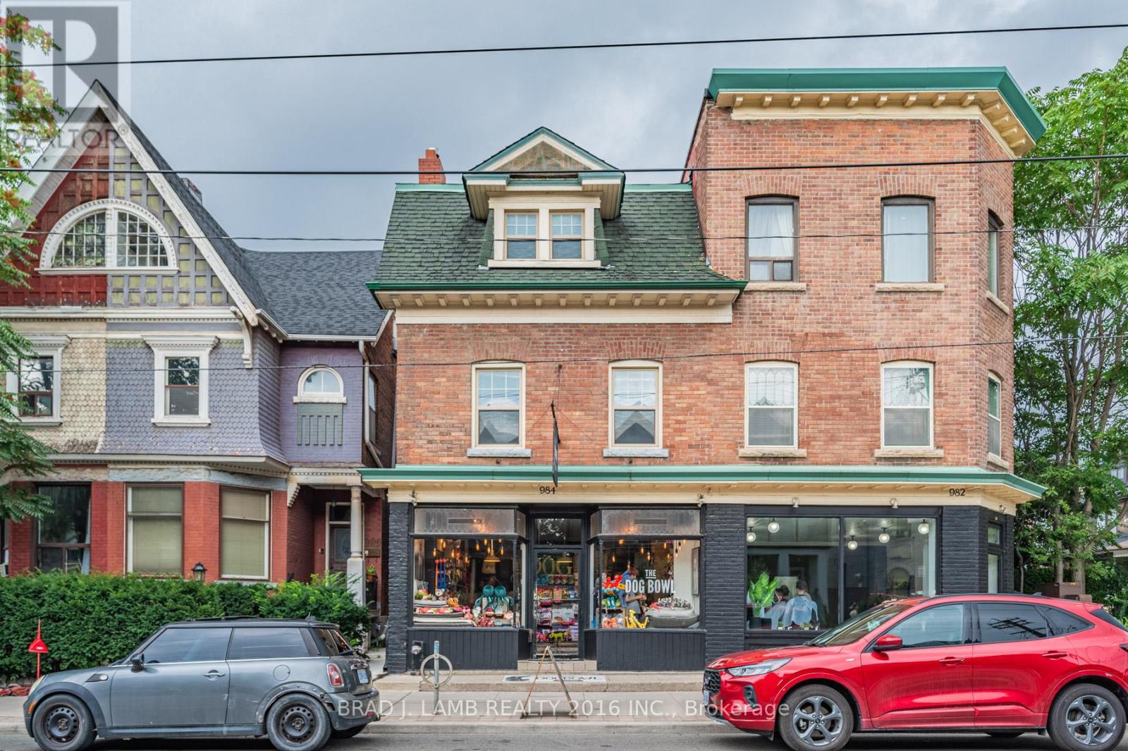 1 - 984 Dundas Street W, Toronto, ON