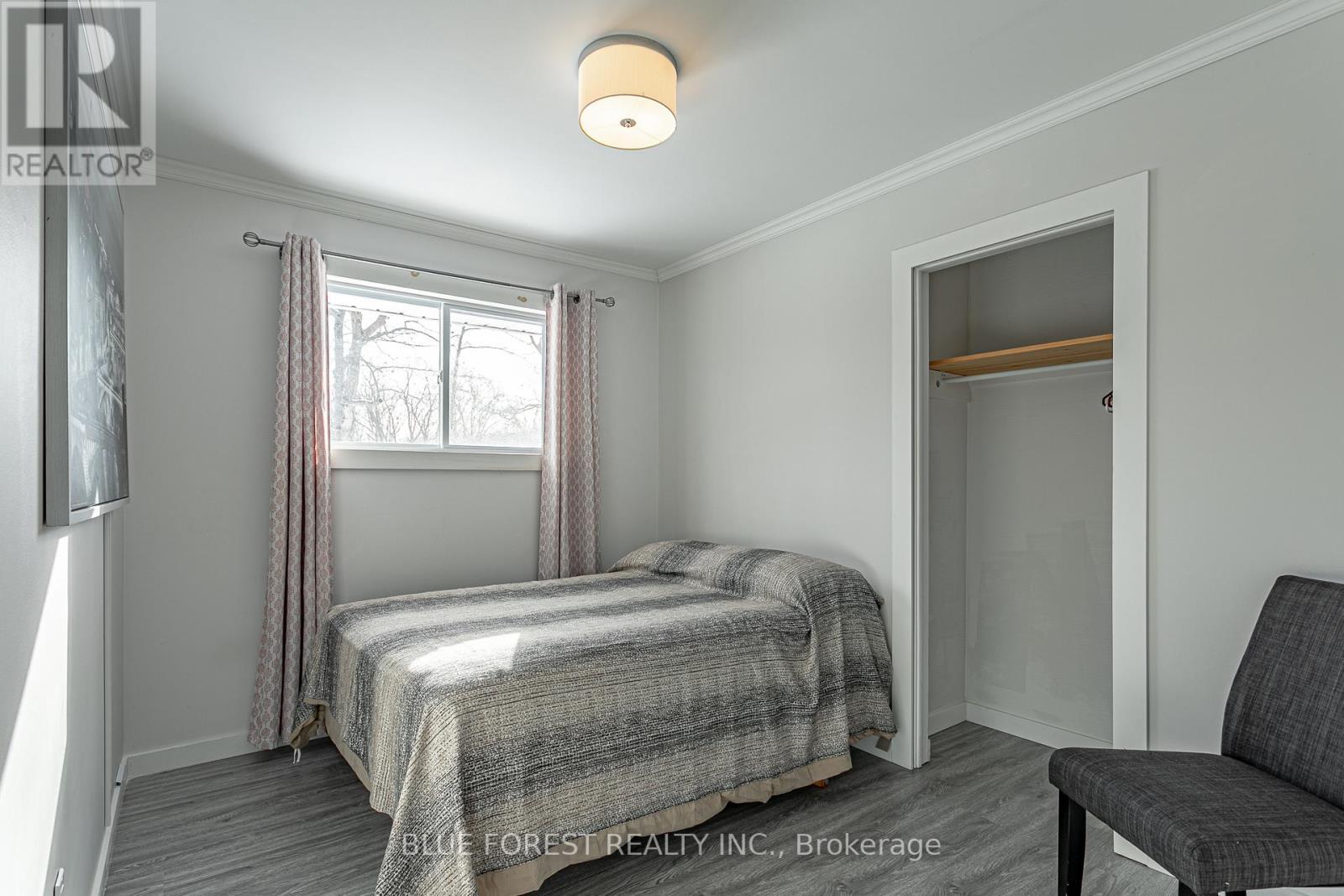 9716 Lakeshore Road, Lambton Shores (Grand Bend), ON - Indoor Photo Showing Bedroom