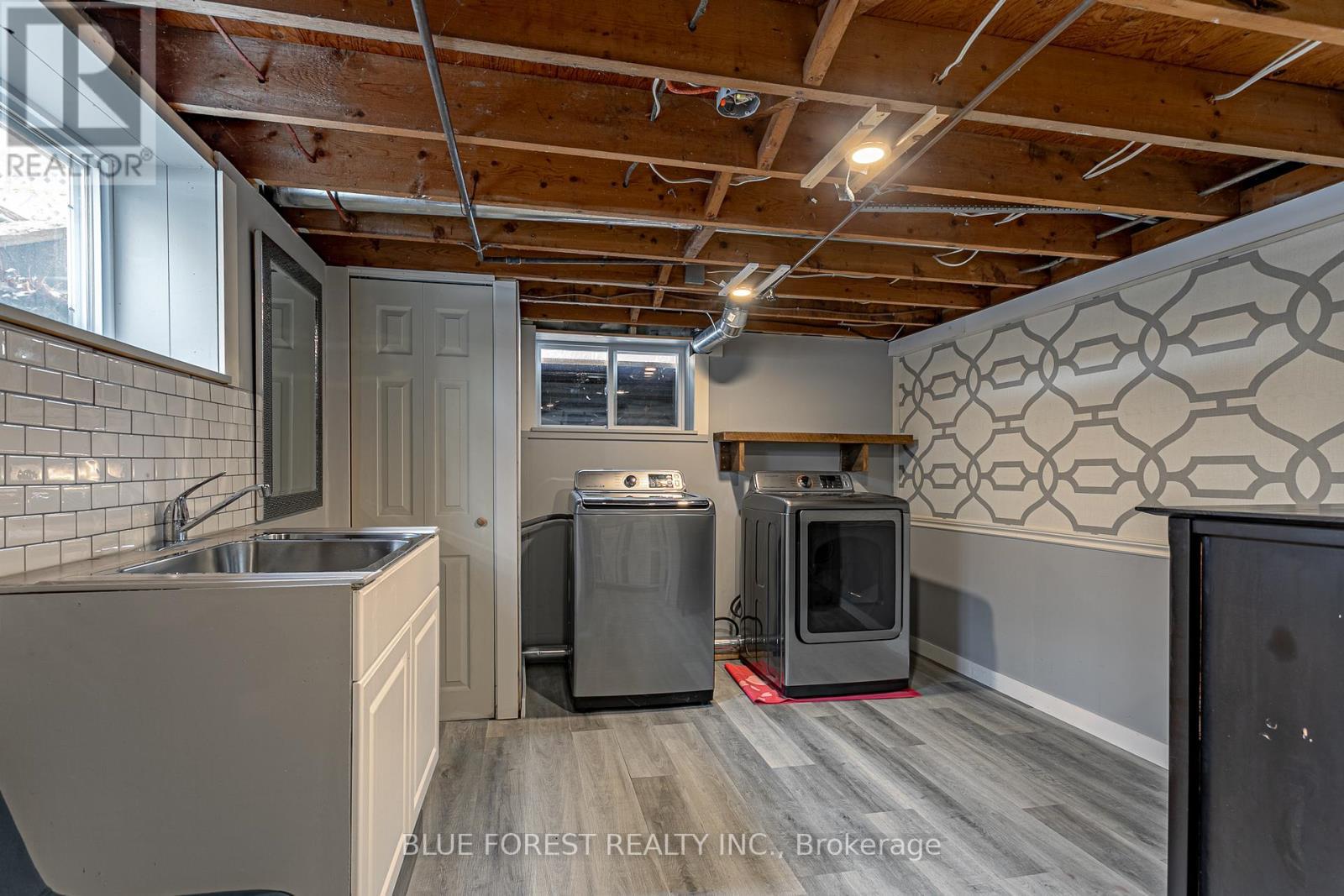 9716 Lakeshore Road, Lambton Shores (Grand Bend), ON - Indoor Photo Showing Laundry Room