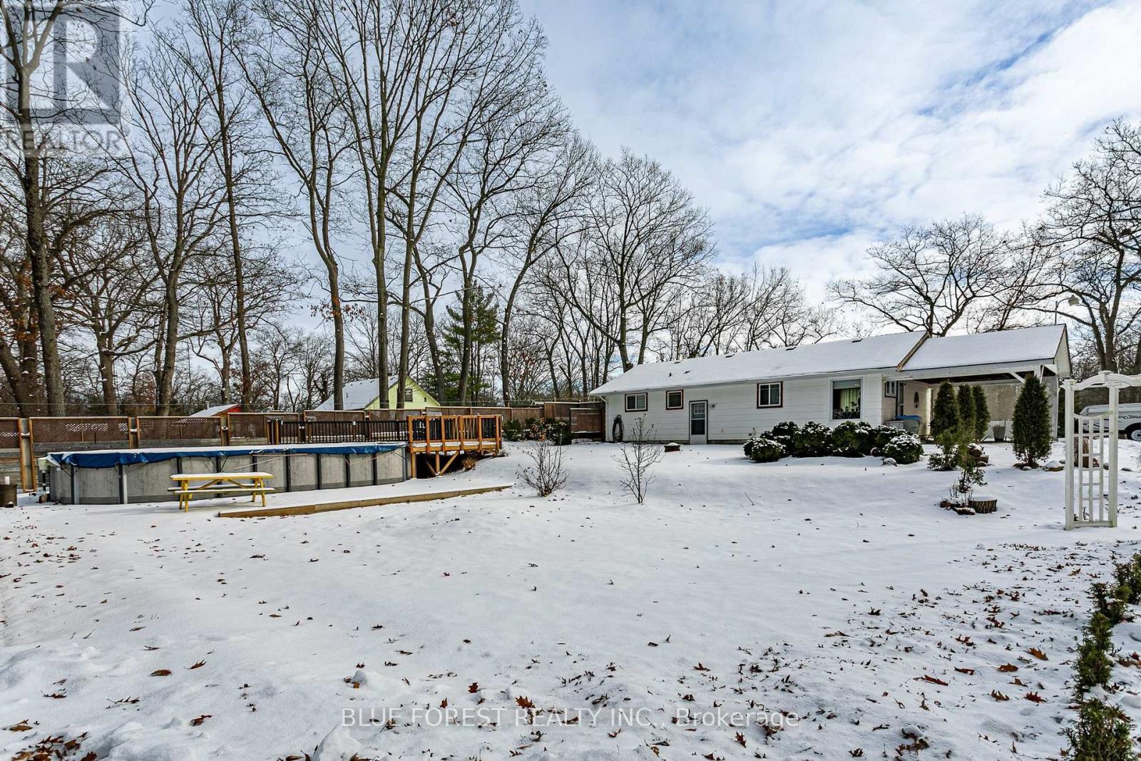 9716 Lakeshore Road, Lambton Shores (Grand Bend), ON - Outdoor