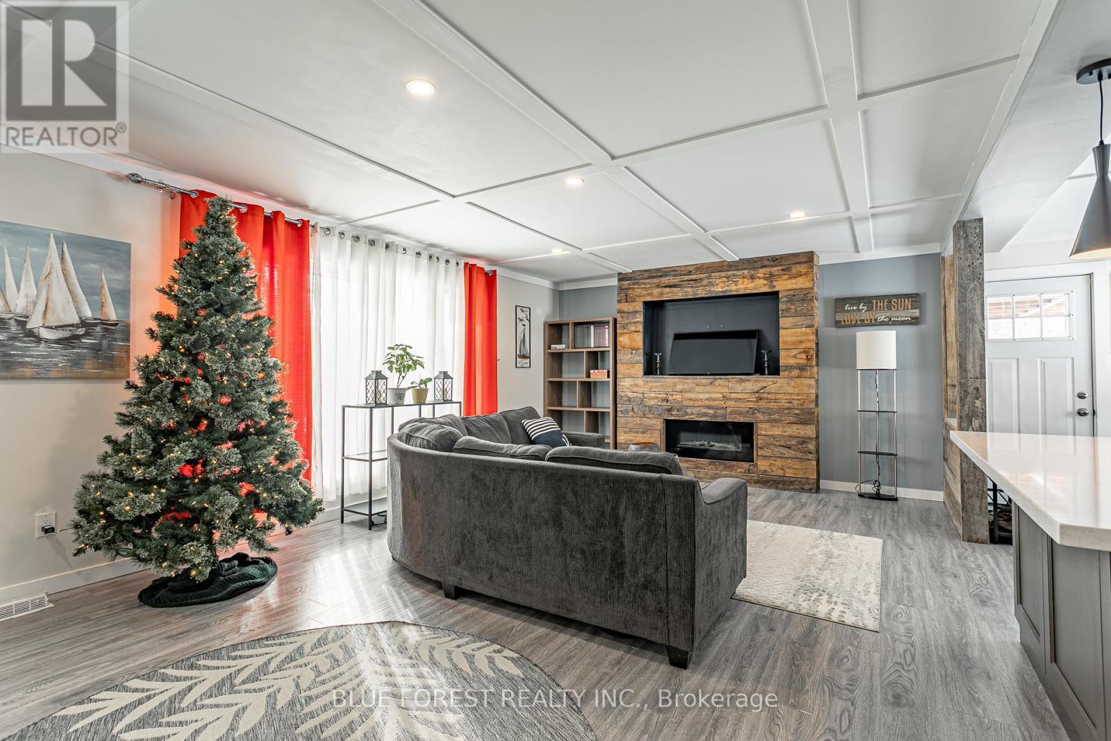 9716 Lakeshore Road, Lambton Shores (Grand Bend), ON - Indoor Photo Showing Other Room With Fireplace