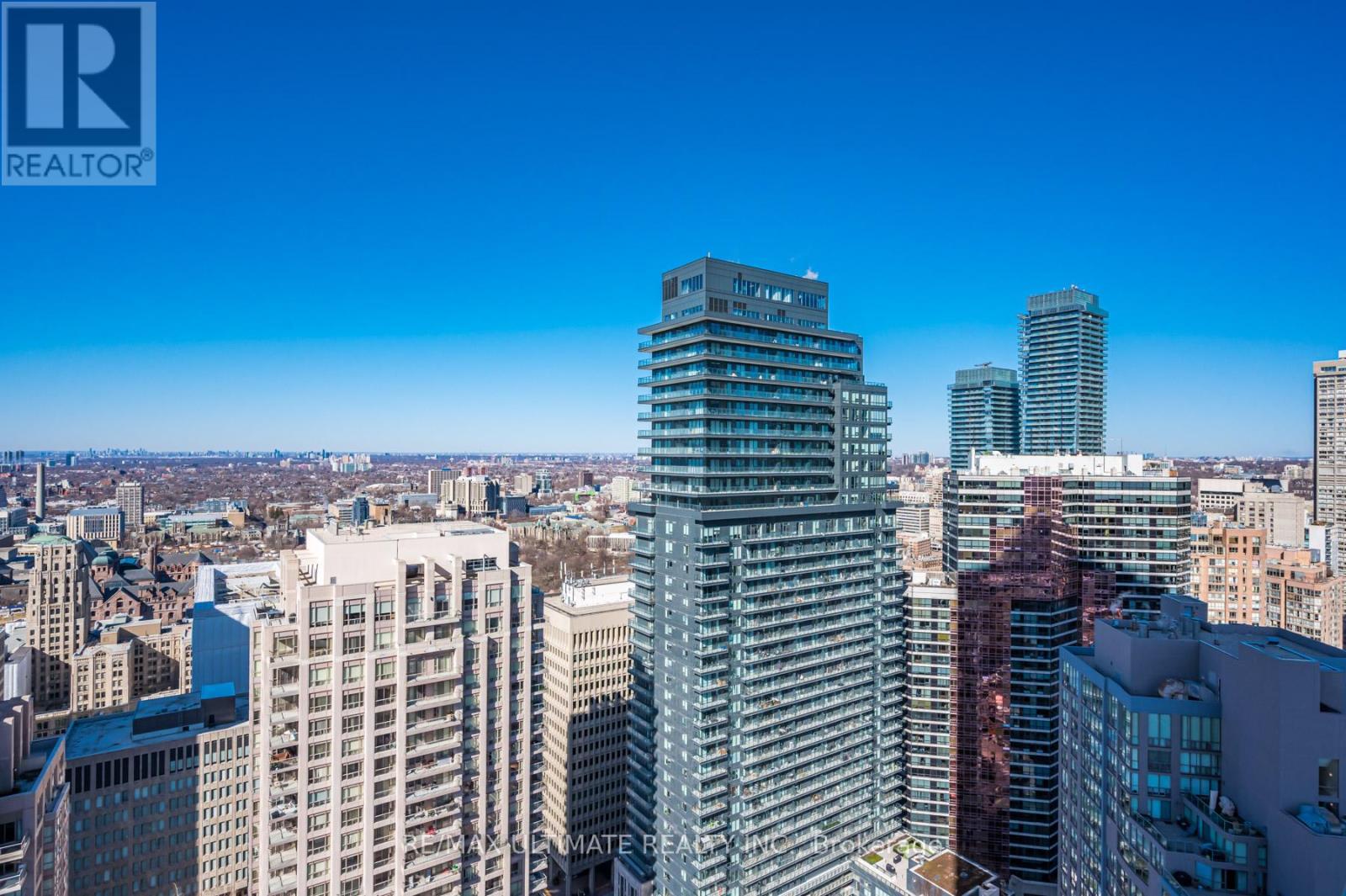 3405 - 11 Wellesley Street W, Toronto, ON - Outdoor With Facade