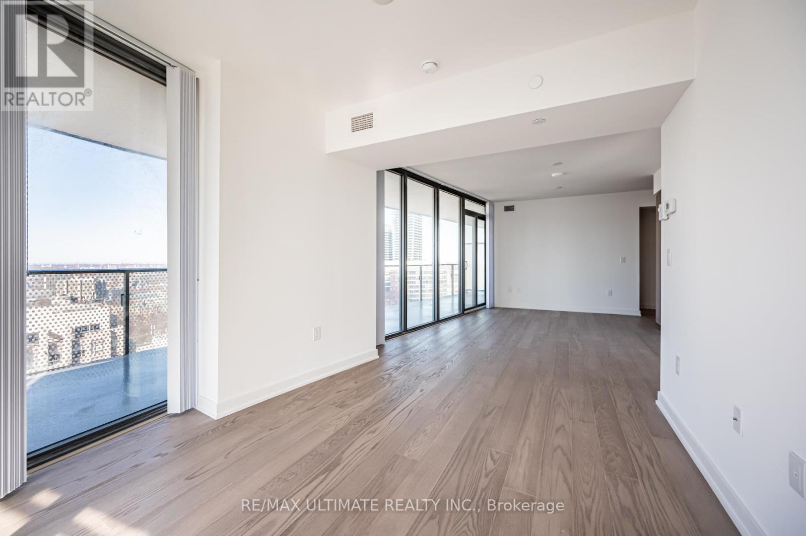 3405 - 11 Wellesley Street W, Toronto, ON - Indoor Photo Showing Other Room