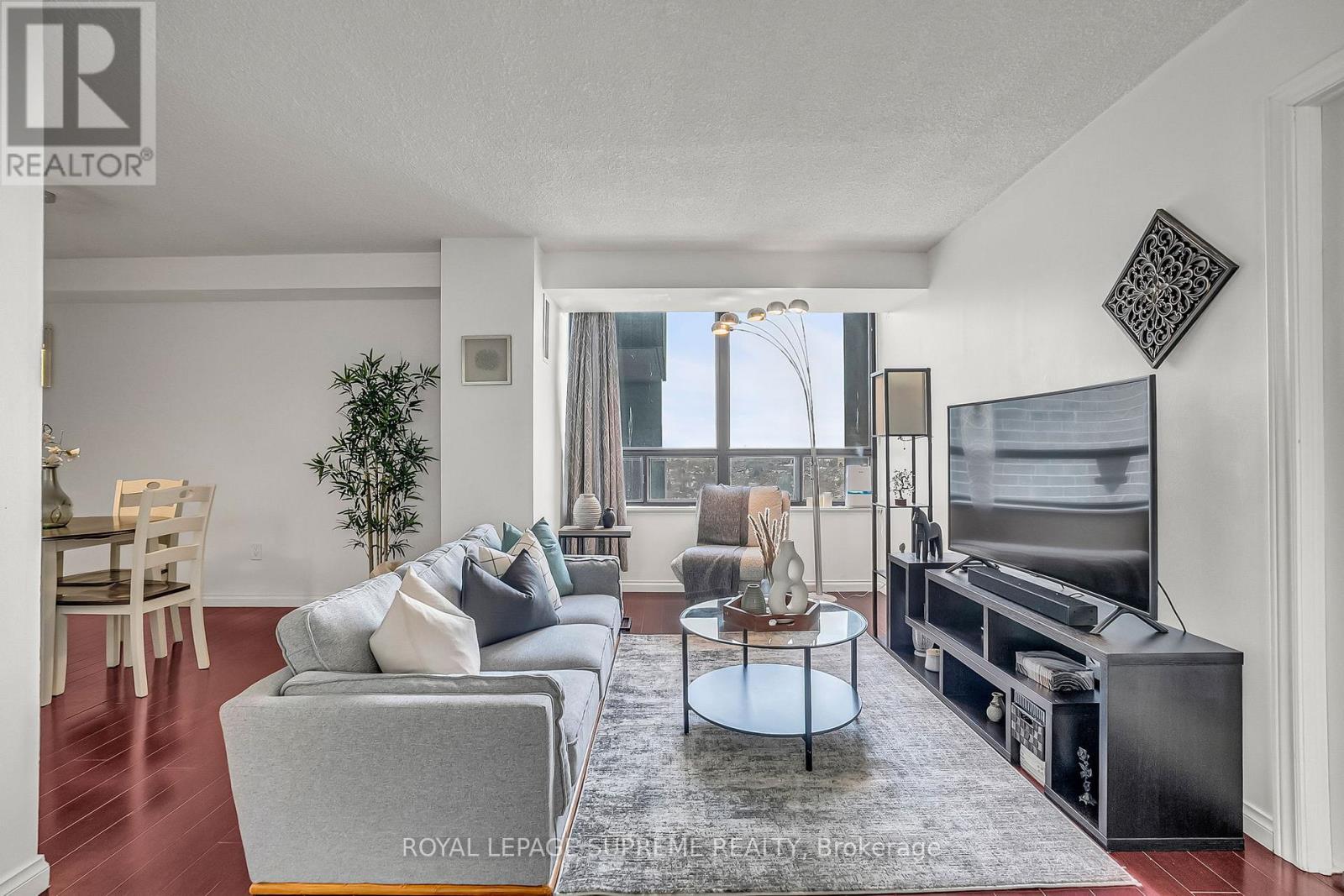 1909 - 1900 Sheppard Avenue E, Toronto, ON - Indoor Photo Showing Living Room
