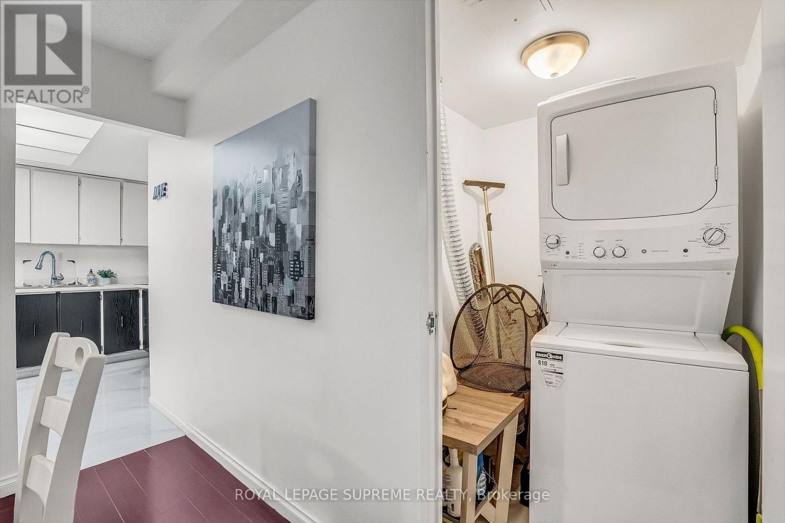 1909 - 1900 Sheppard Avenue E, Toronto, ON - Indoor Photo Showing Laundry Room