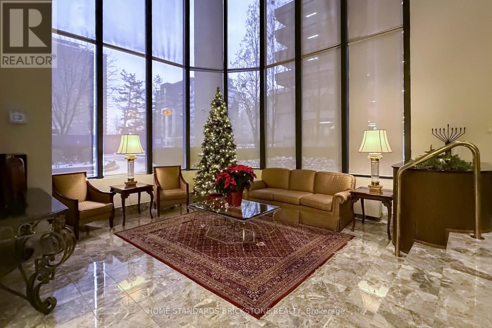 1001 - 40 Rosehill Avenue, Toronto, ON - Indoor Photo Showing Other Room