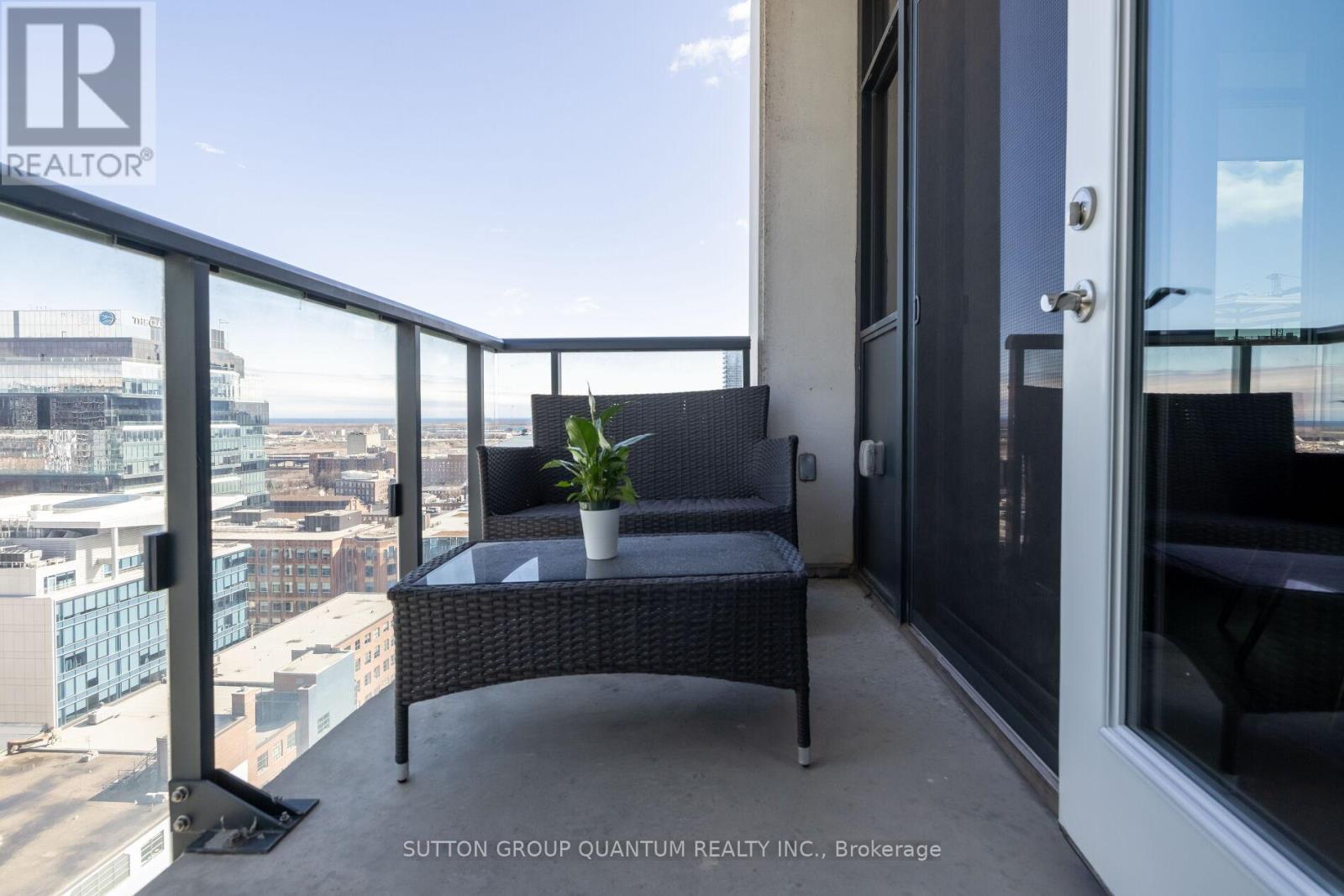 Lph 03 - 400 Adelaide Street E, Toronto, ON - With Exterior