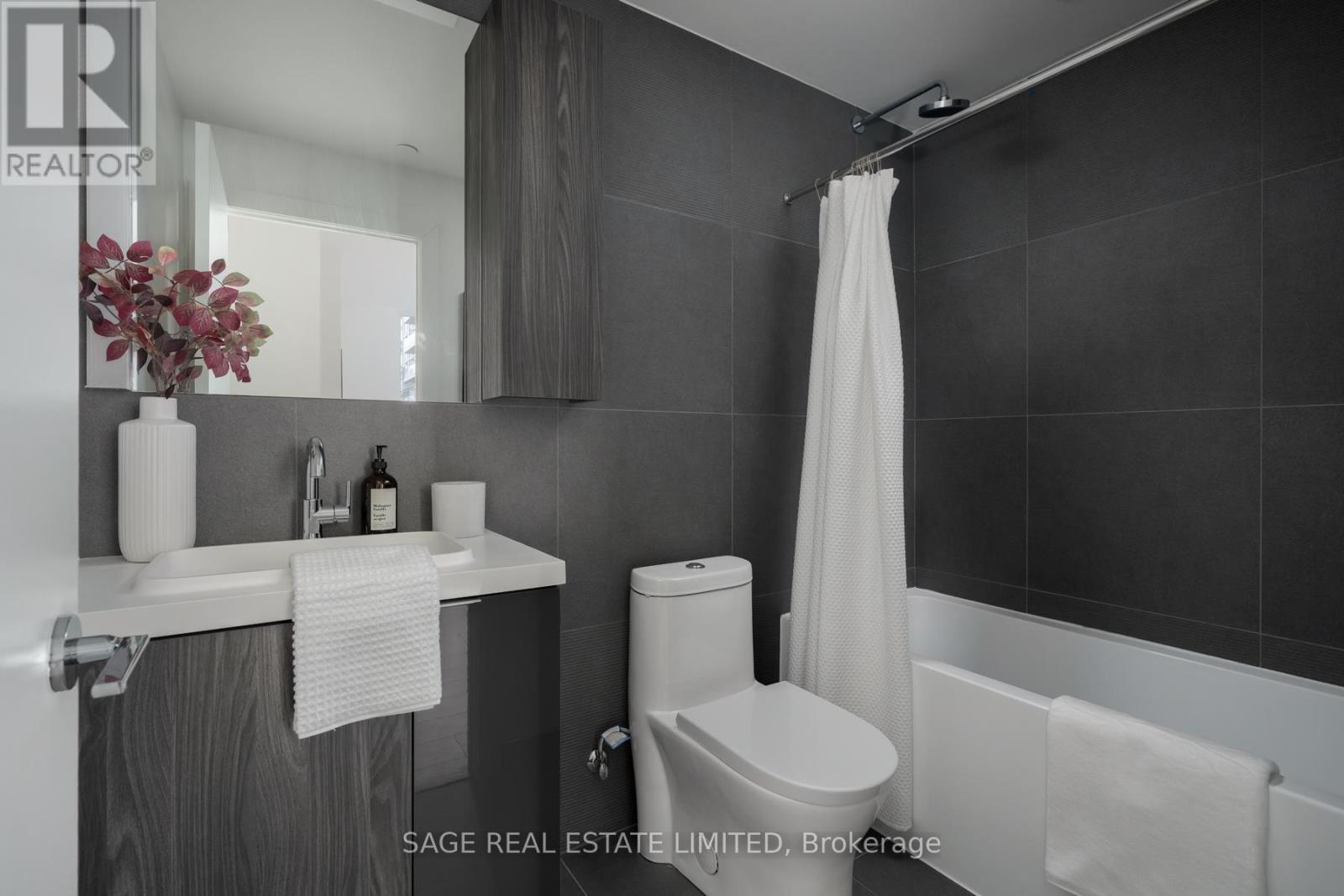 2612 - 35 Mercer Street, Toronto, ON - Indoor Photo Showing Bathroom