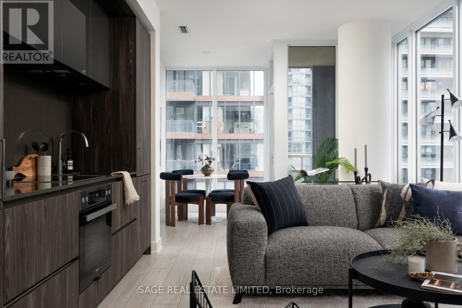 2612 - 35 Mercer Street, Toronto, ON - Indoor Photo Showing Living Room