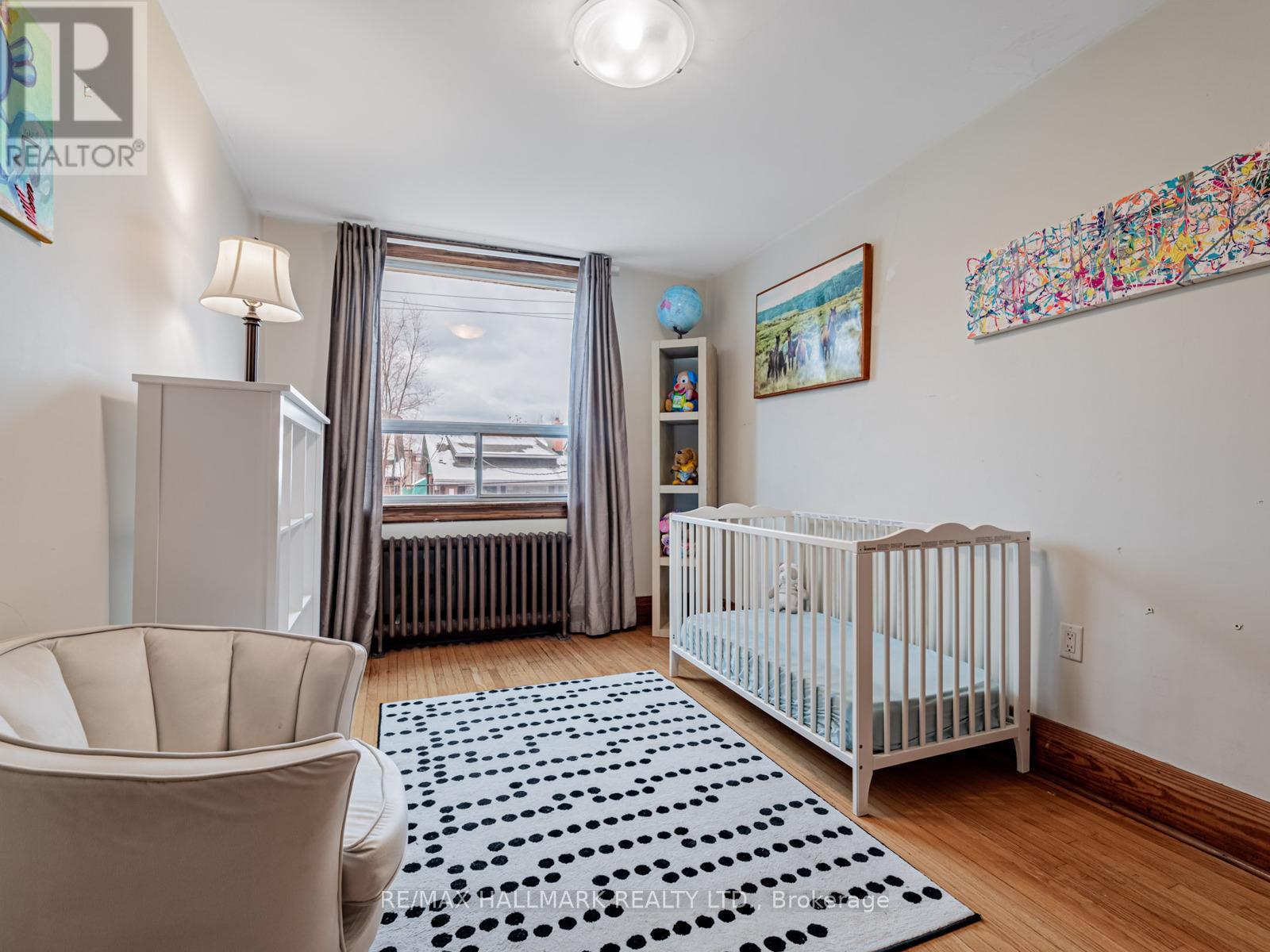 538 Strathmore Boulevard, Toronto, ON - Indoor Photo Showing Bedroom