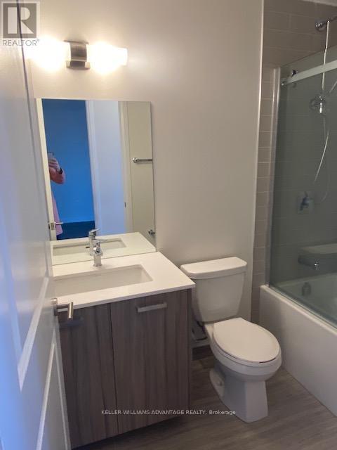 514 - 1630 Queen Street, Toronto, ON - Indoor Photo Showing Bathroom