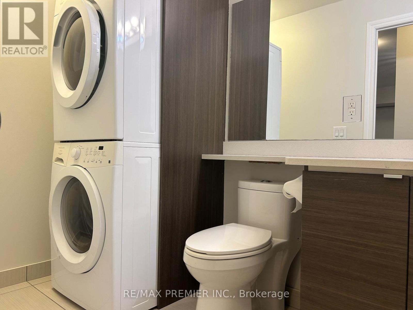 903 - 7730 Kipling Avenue, Vaughan, ON - Indoor Photo Showing Laundry Room