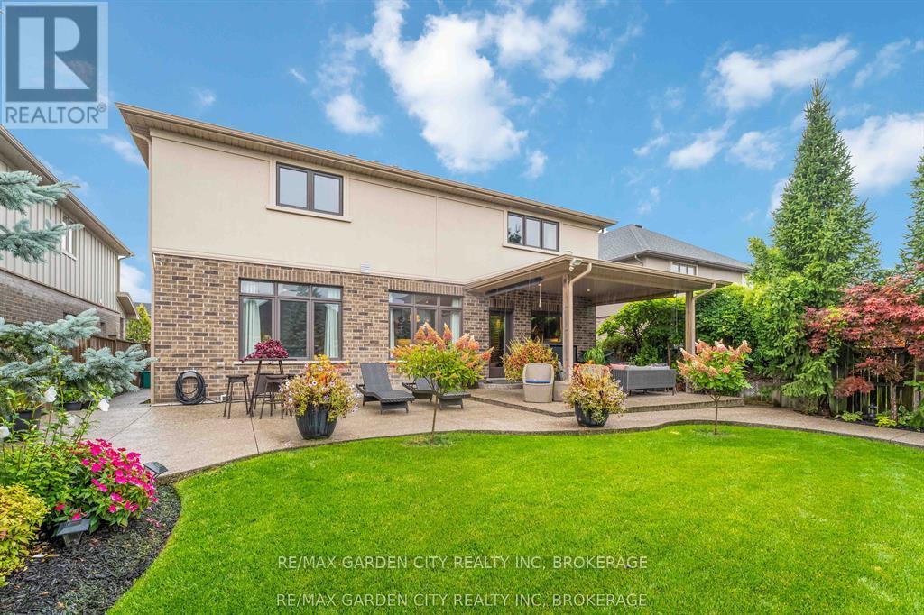 8625 Angie Drive, Niagara Falls (Forestview), ON - Outdoor