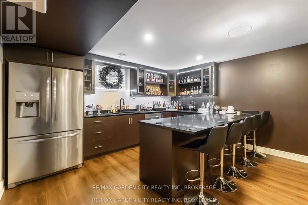 8625 Angie Drive, Niagara Falls (Forestview), ON - Indoor Photo Showing Kitchen