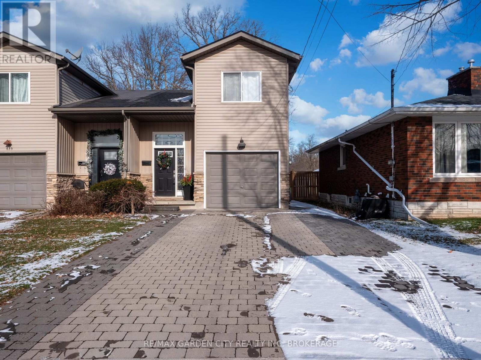 Unit to the right - 629 Broadway Avenue, Welland (Broadway), ON - Outdoor