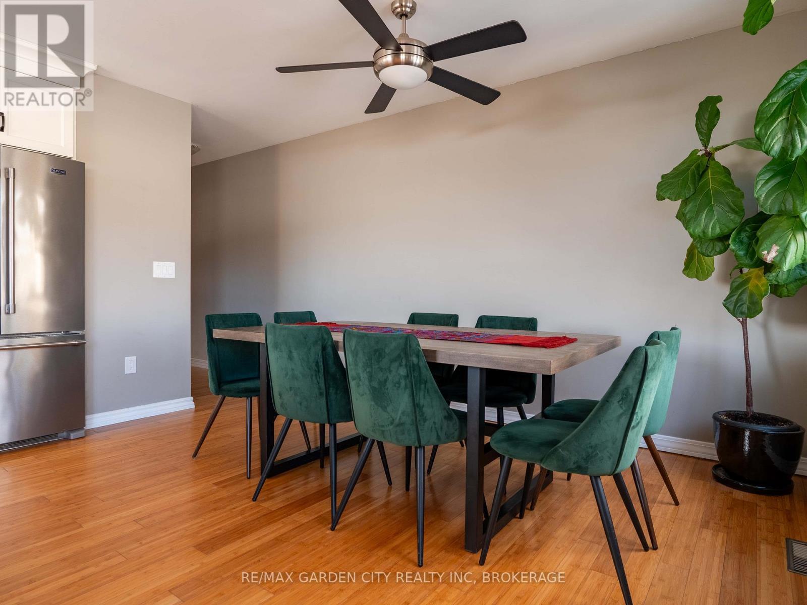 629 Broadway Avenue, Welland (Broadway), ON - Indoor Photo Showing Dining Room