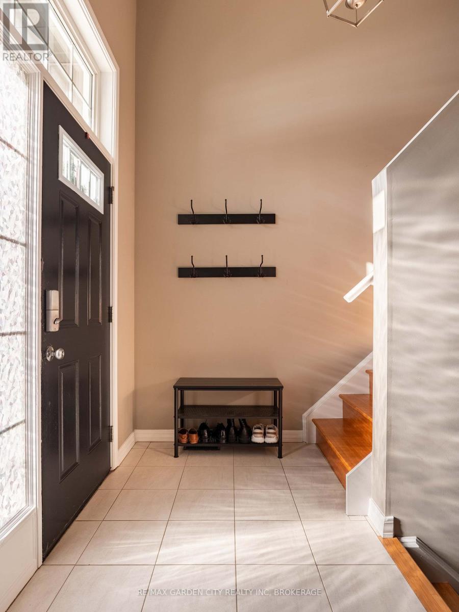 629 Broadway Avenue, Welland (Broadway), ON - Indoor Photo Showing Other Room