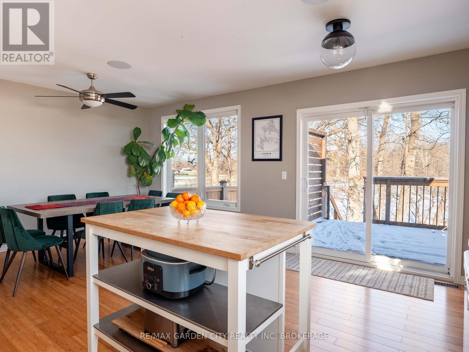 629 Broadway Avenue, Welland (Broadway), ON - Indoor Photo Showing Dining Room