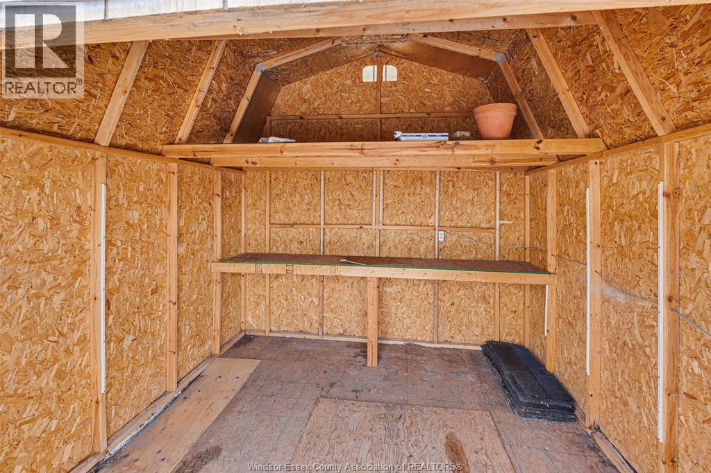 56 Parkside Dr, Mcgregor, ON - Indoor Photo Showing Other Room