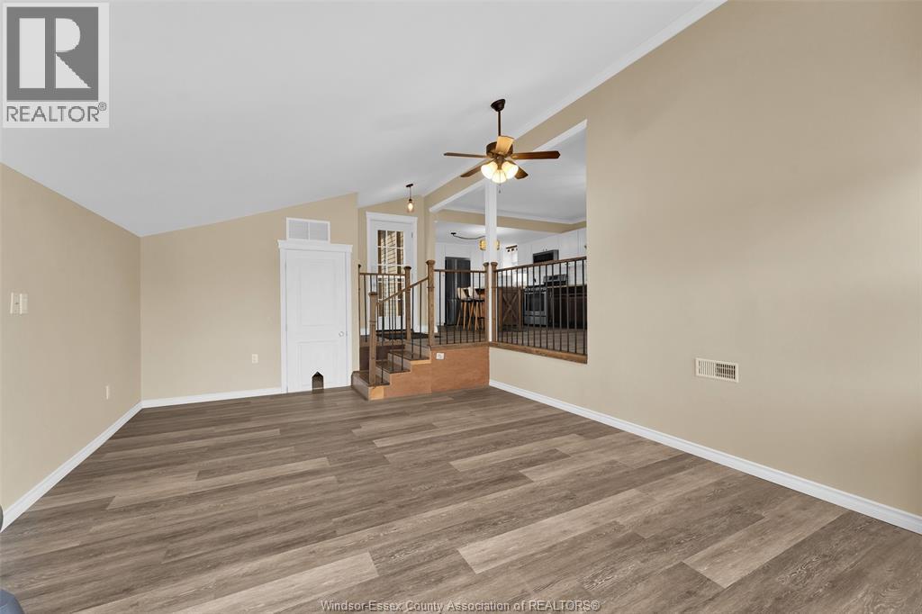 56 Parkside Dr, Mcgregor, ON - Indoor Photo Showing Other Room