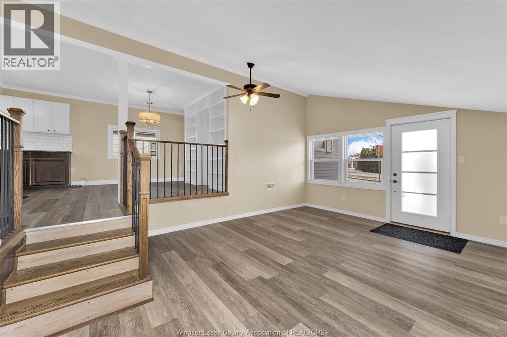 56 Parkside Dr, Mcgregor, ON - Indoor Photo Showing Other Room