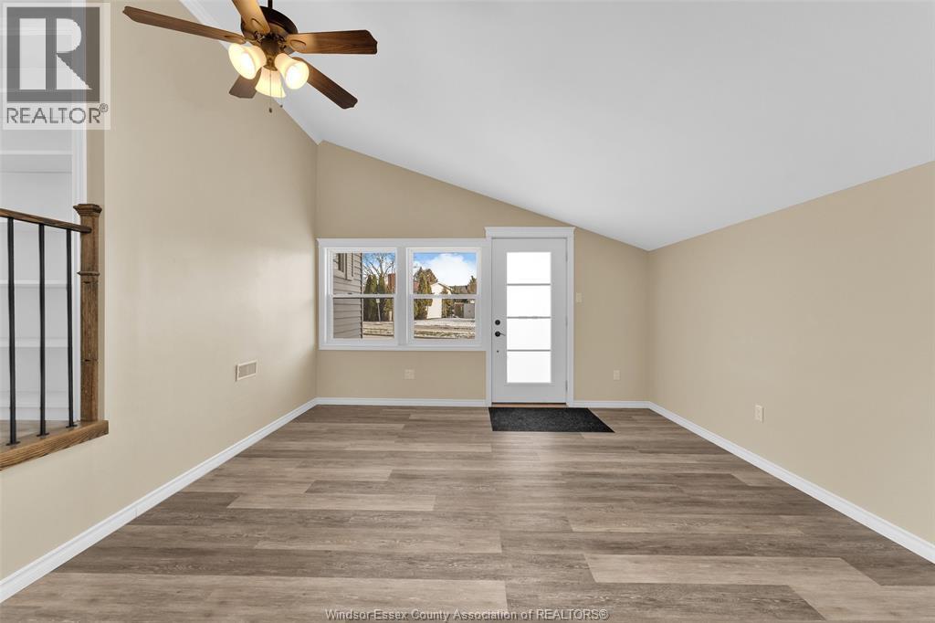 56 Parkside Dr, Mcgregor, ON - Indoor Photo Showing Other Room