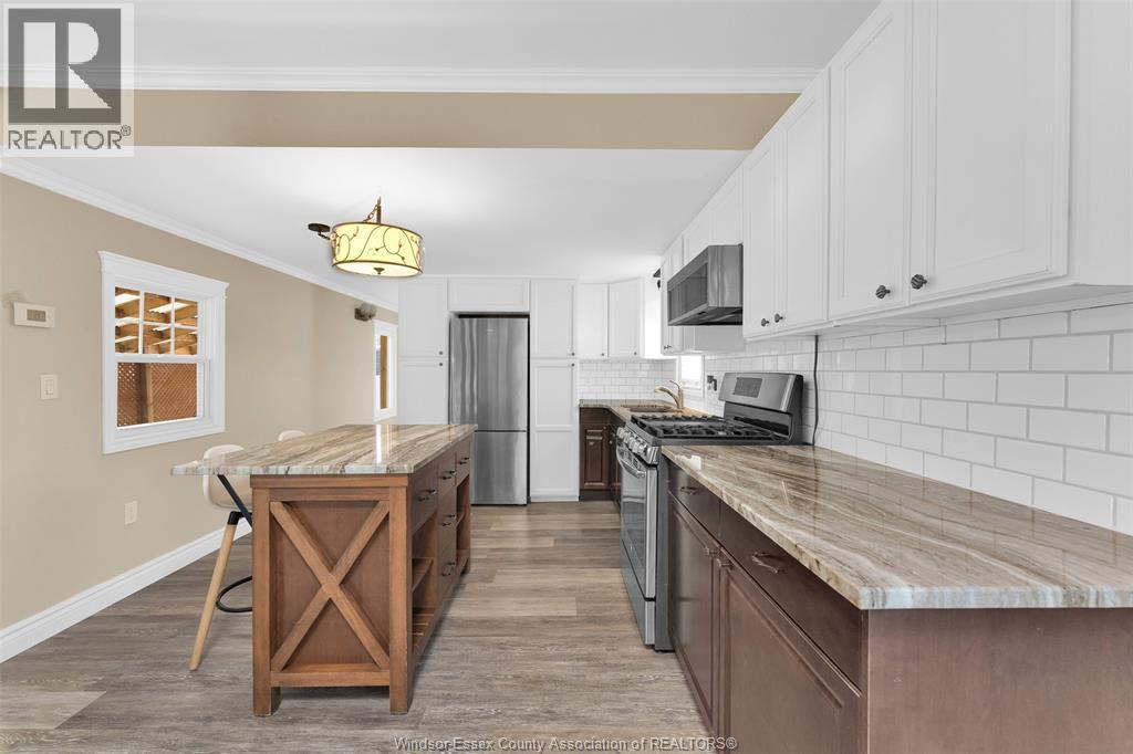 56 Parkside Dr, Mcgregor, ON - Indoor Photo Showing Kitchen