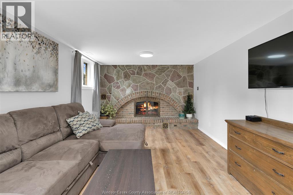 1150 Cabana Road West, Windsor, ON - Indoor Photo Showing Living Room With Fireplace