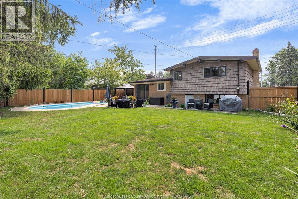 1150 Cabana Road West, Windsor, ON - Outdoor