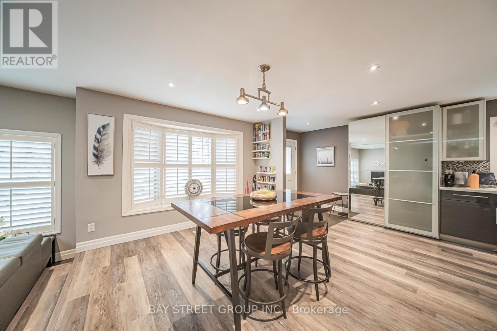 3311 Kings Masting Crescent, Mississauga, ON - Indoor Photo Showing Dining Room