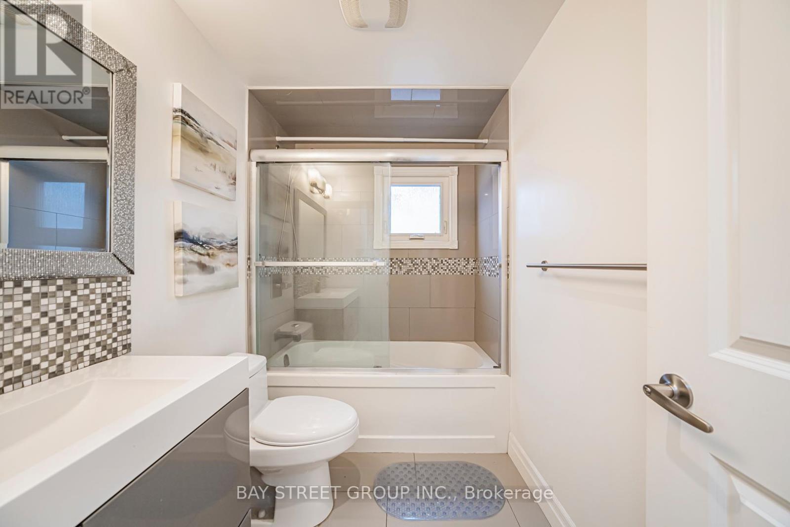 3311 Kings Masting Crescent, Mississauga, ON - Indoor Photo Showing Bathroom