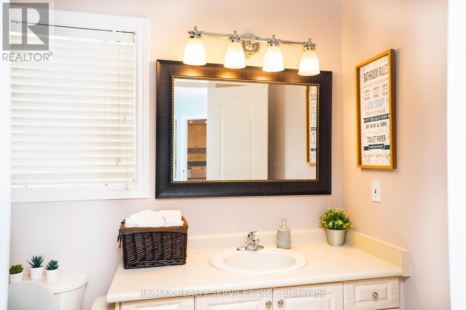 4 pcs Washroom - 44 Edgar Road, Caledon, ON - Indoor Photo Showing Bathroom