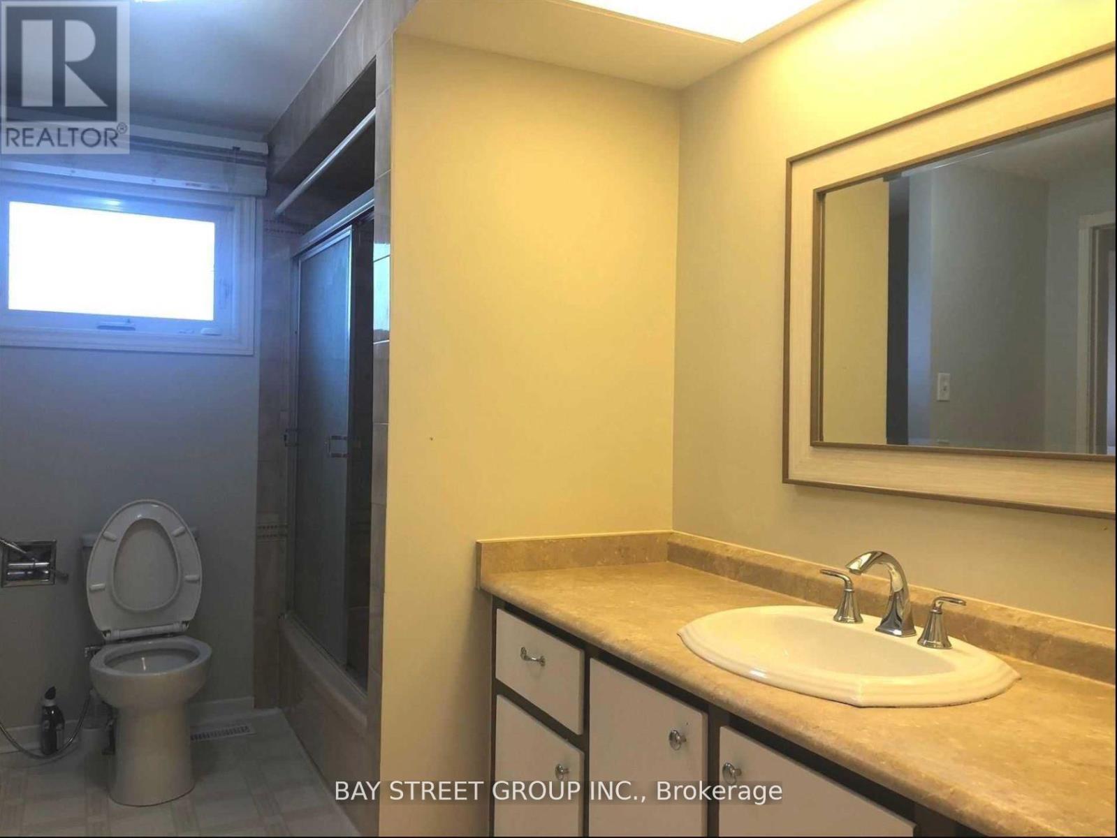 Upper - 641 Eaglemount Crescent, Mississauga, ON - Indoor Photo Showing Bathroom