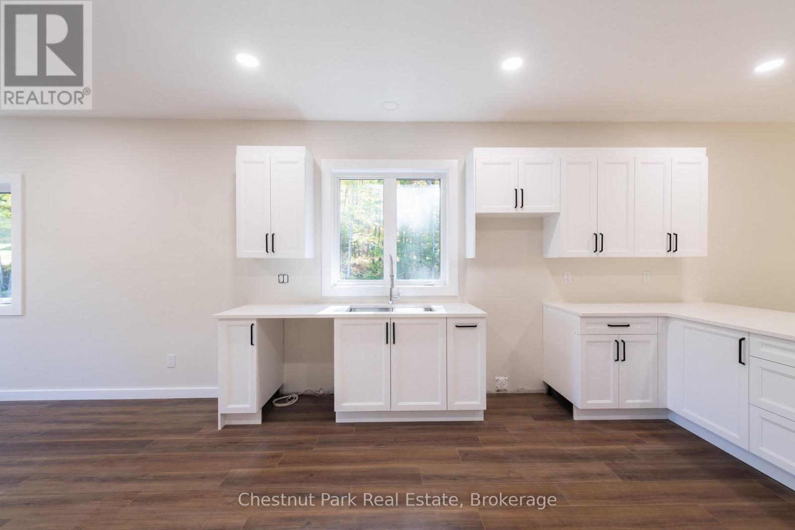 26 Aspen Lane, Nipissing, ON - Indoor Photo Showing Kitchen