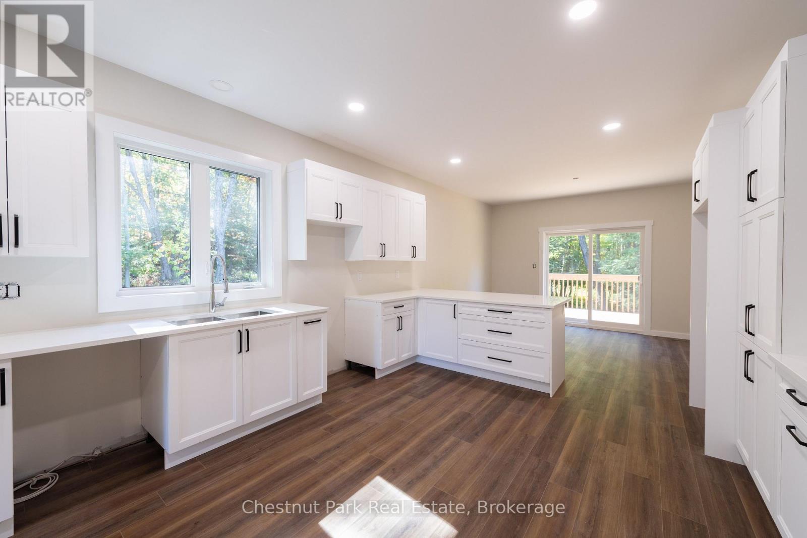 26 Aspen Lane, Nipissing, ON - Indoor Photo Showing Kitchen
